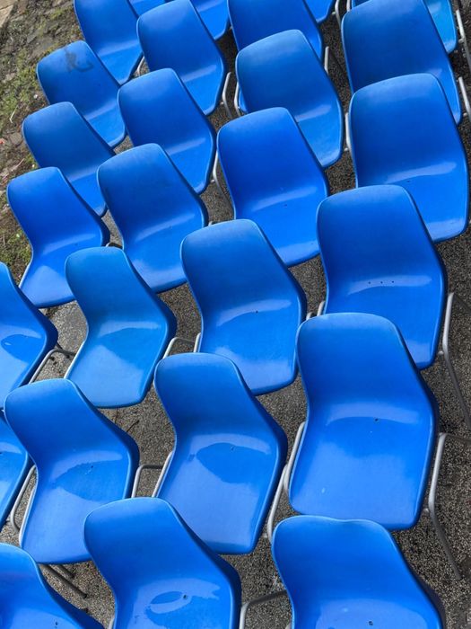 Vand 30 scaune de terasa  folosite dar in stare buna de folosinta