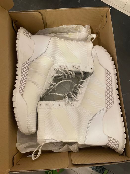 Обувки/маратонки Адидас