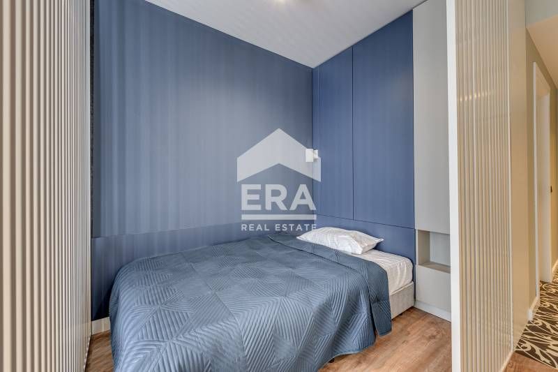 Продава се Едностаен апартамент в София, Център - 60 кв.м за 3264 €/кв.м - Снимка #2