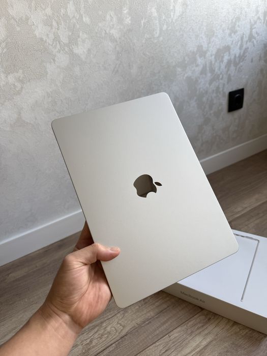 MacBook Air M3 13″ 2024 | 8/256 ГБ |