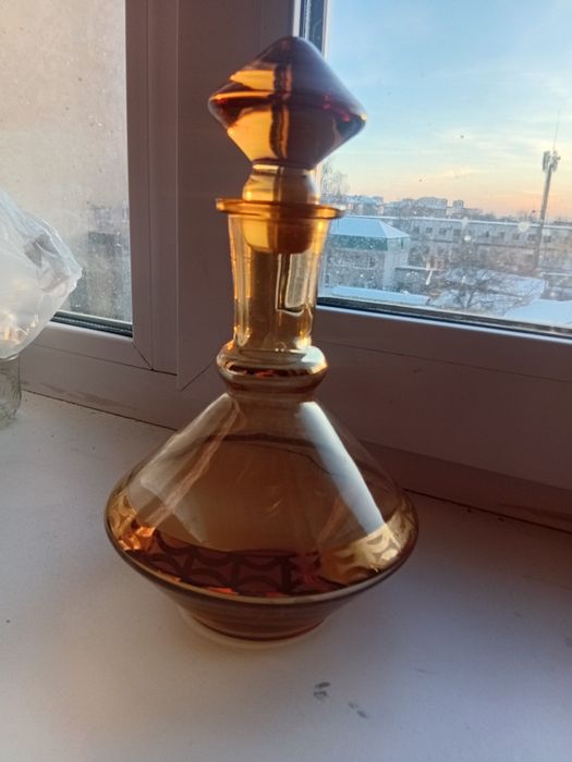 Картина,кувшин,графин.