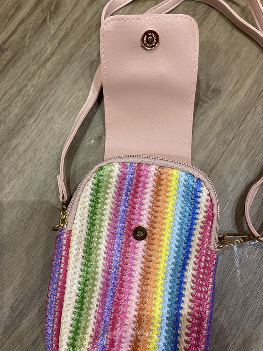 Цветна чанта за телефон