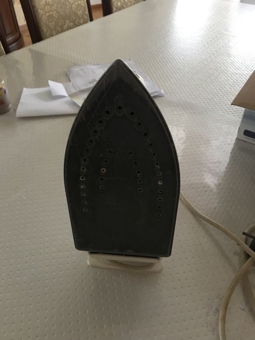 Продам утюг в рабочем состояние.