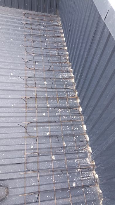 Греющий кабель обогрев желобов водостоков ступеней водостока площадок