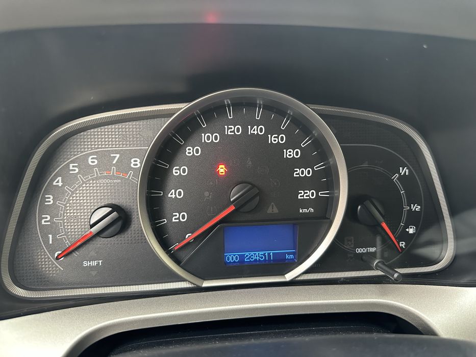 Toyota RAV4 4WD, 2015, бензин 150к.с. - реални км, 2 комплекта гуми