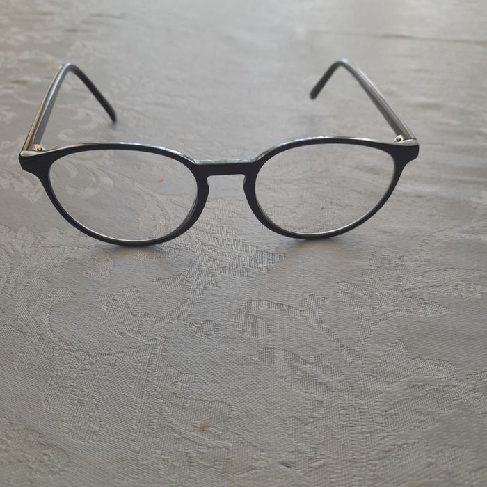 Черна рамка с диаптрични стъкла