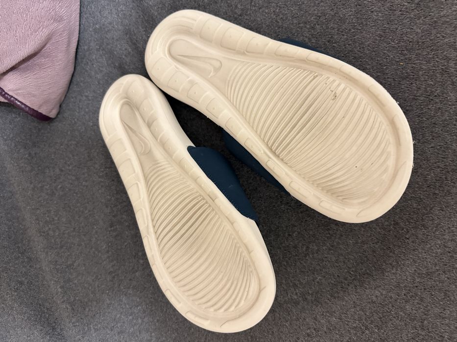 Nike джапанки.