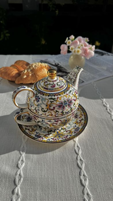 Чайный набор из костяного фарфора на одну персону