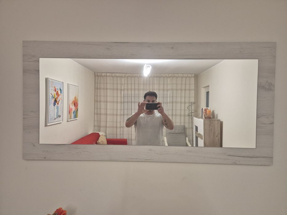 Vand oglinda aia mare 150..cea mica 100