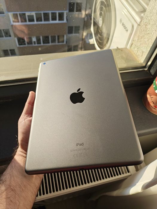 Ipad Gen 9 th și 8 th 128 / 64 / 32