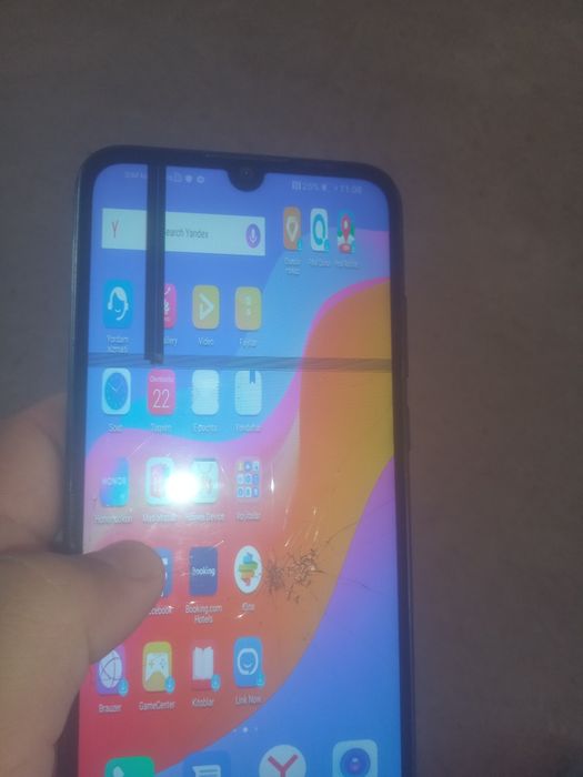 Honor8a xotirasi 32 aybi ekrani singan registratsiyaga tushgan lekin