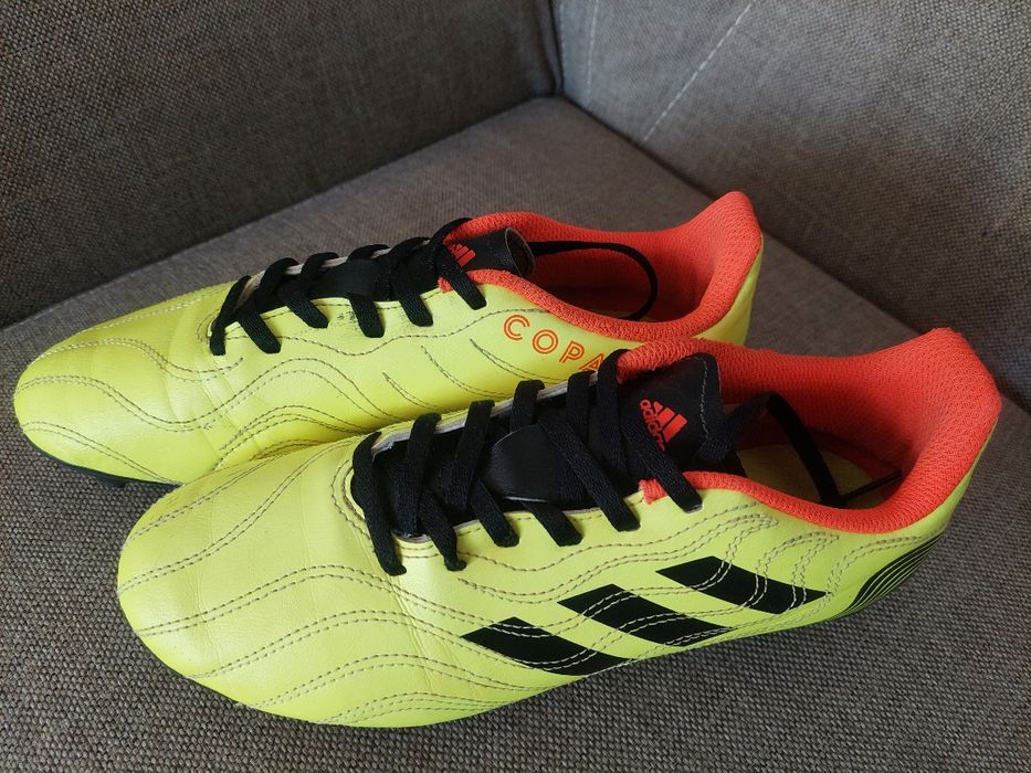 Ghete fotbal Adidas nr 38,5