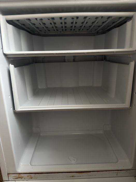 Продам холодильник INDESIT