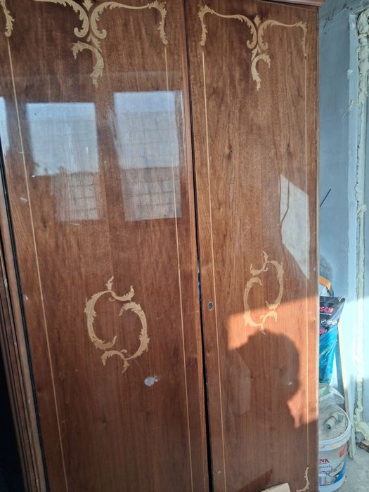 Продается два шкафа в спальню