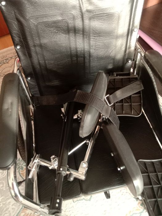 Коляска для людей с инвалидностью