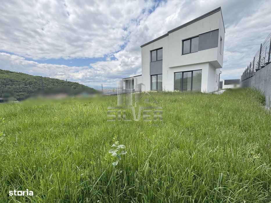 Casa individuala recent finisata cu teren de 425!