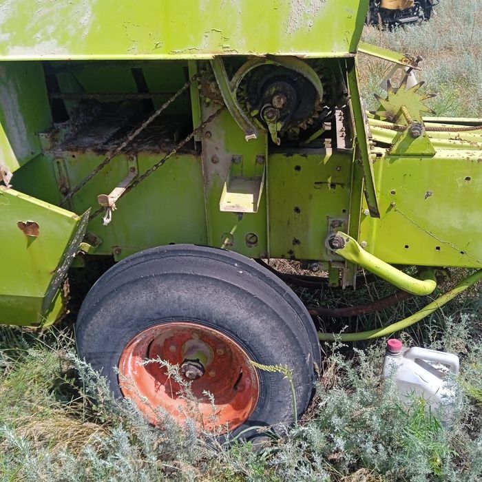 Пресс-подборщик тюковый