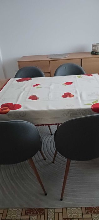 Покривка за маса 1.15/1.15м