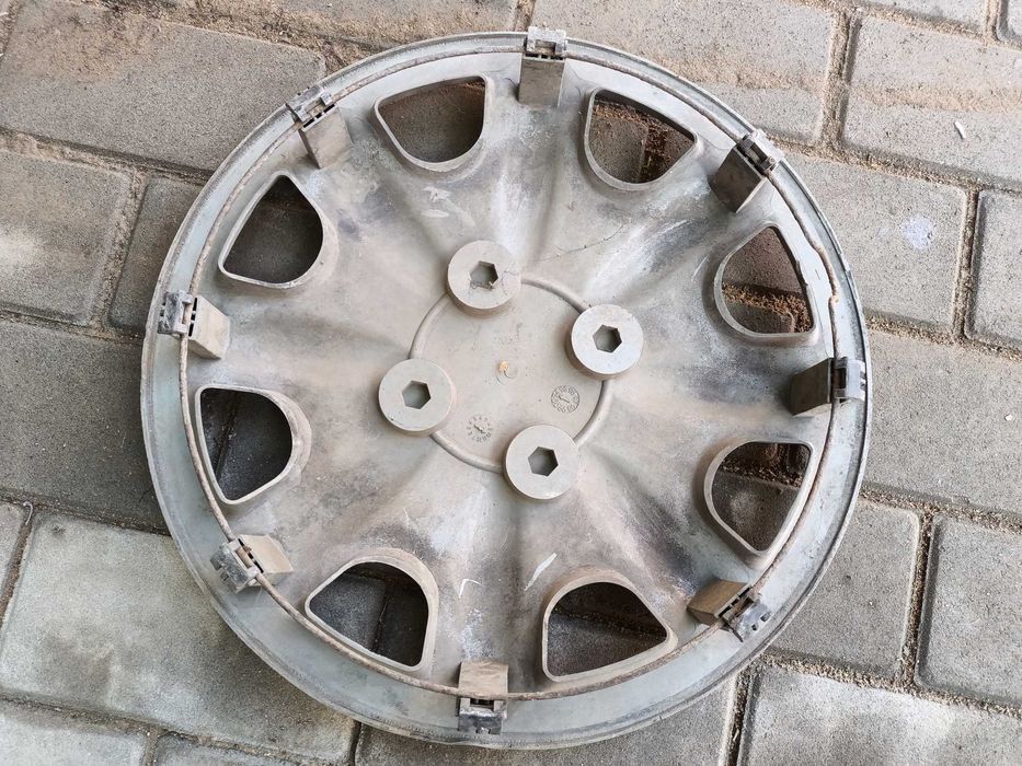 Продам колпаки для авто.