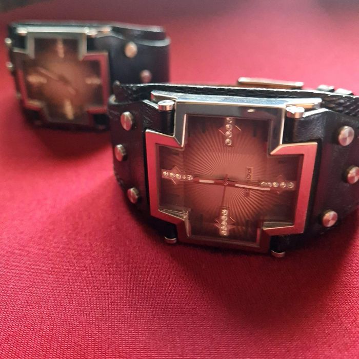 Чъсовник  Police Glory