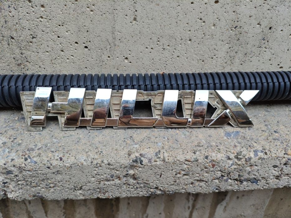 Эмблема хайлюкс , две шт.родные.