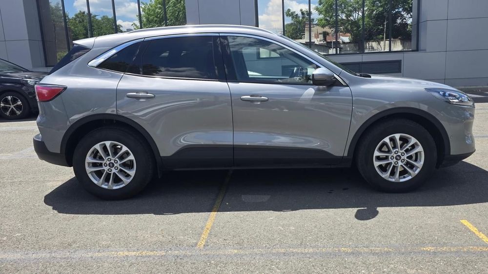 Ford Kuga Ford Kuga 2024 Hybrid 180CP Titanium X Automat, 28.000 km
