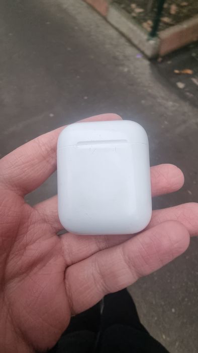 Наушники AirPods