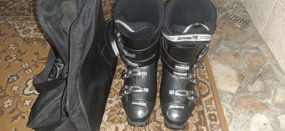 Лыжи горные и ботинки