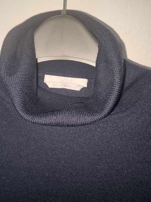 Pulover din merinos superfin Hugo Boss