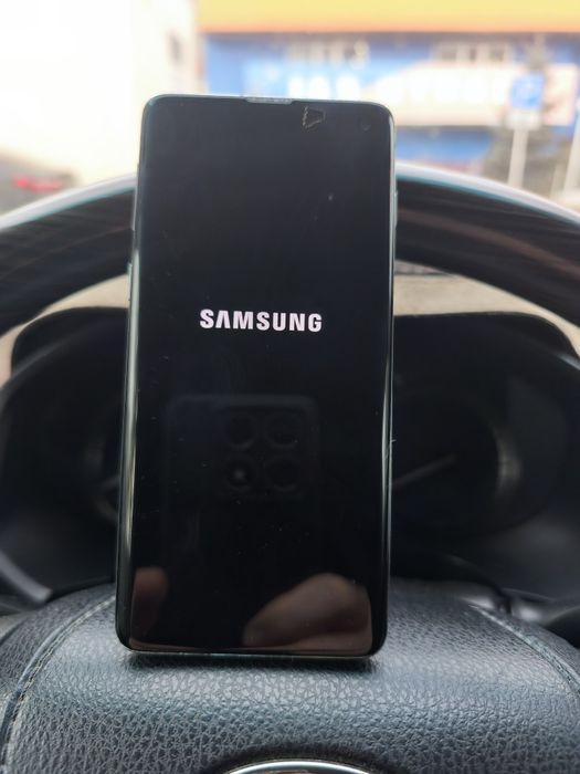 Смартфон  Samsung S 10