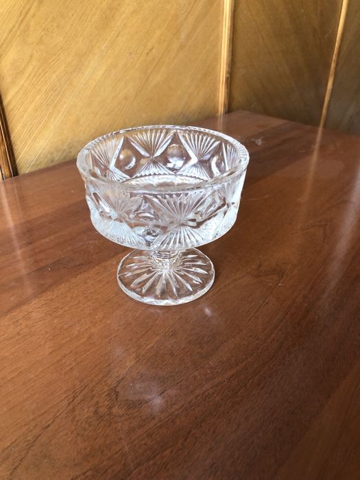 Столовая посуда, хрустальные сервисы стрловые наборы