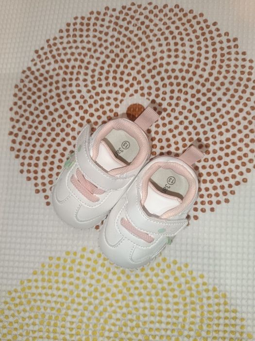 Продам обувь детскую