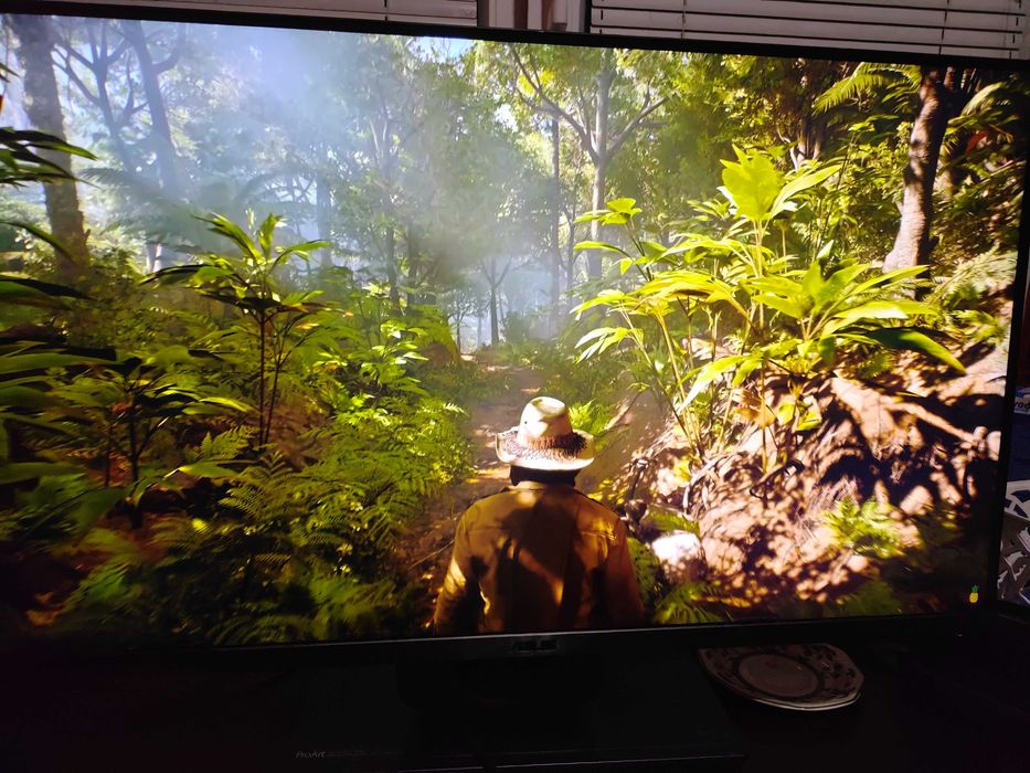 продавам 32 инчов 4k професионален монитор ASUS ProArt PA32UCG