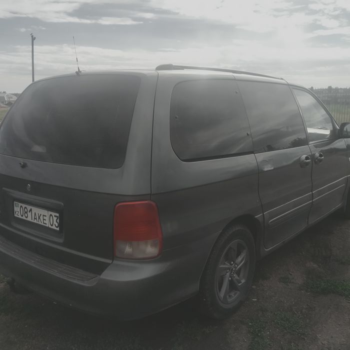KiA carnival  2002