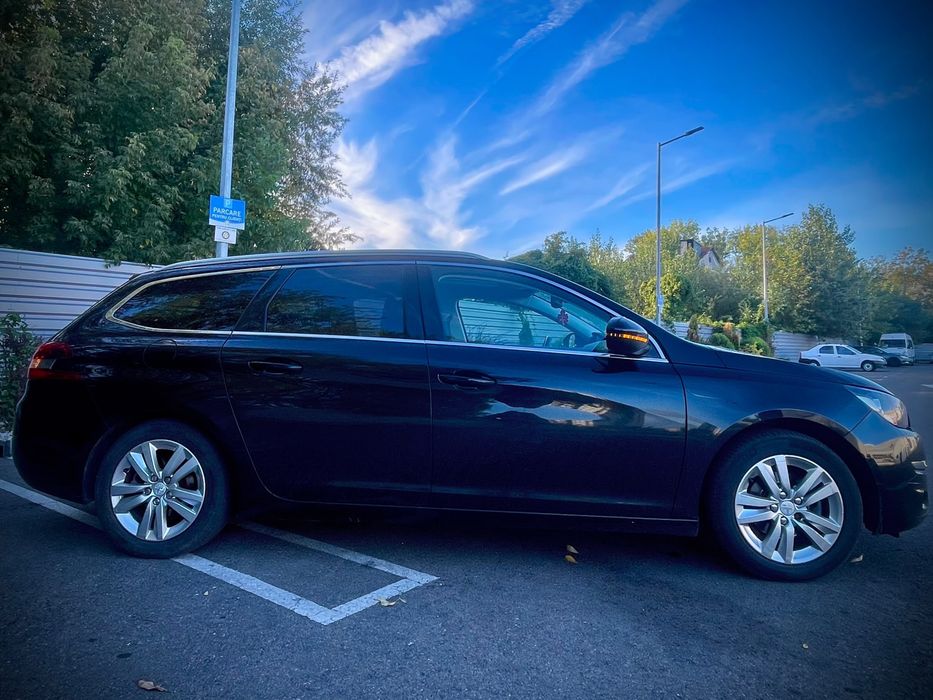 Peugeot 308 SW 1.6 BlueLease Executive Top