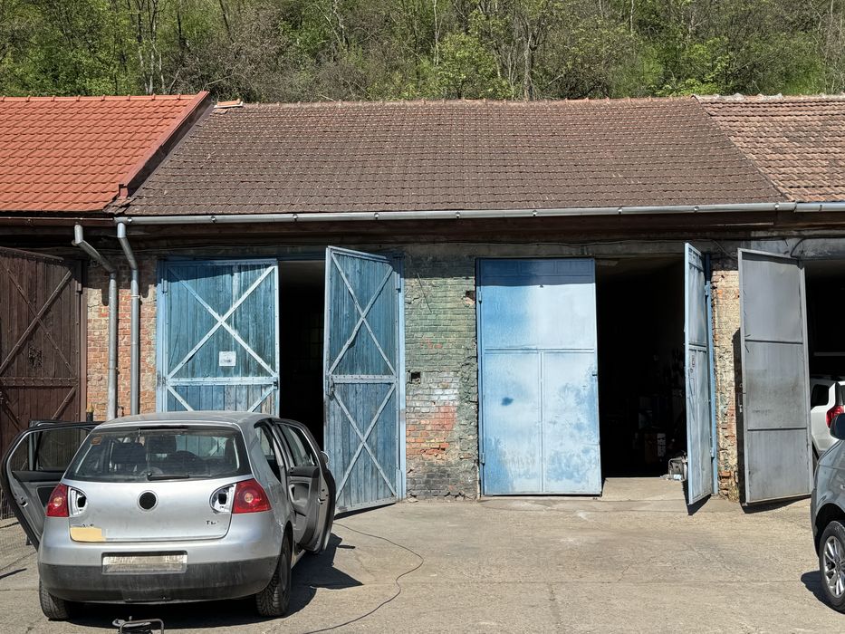 Garaje cu teren de inchiriat