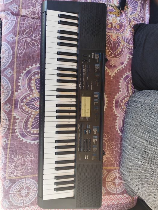 Vând orgă in stare buna