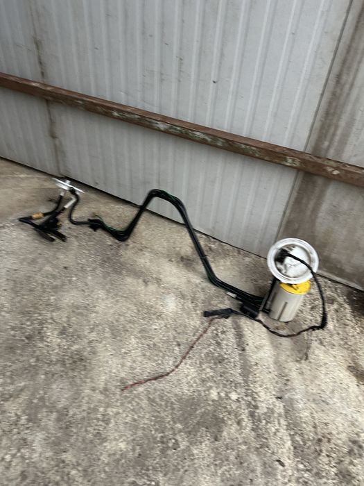 Pompa motorina combustibil rezervor BMW E60 E61 520d 525d 530d 163cp 218cp 177 cp 235 cp 197 cp 231 cp 272 cp 2.0 | 3.0 diesel  6765848