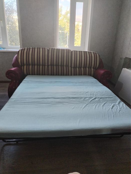 Продам комплект мебели