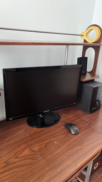 Продаётся компьютерный набор ПК стол