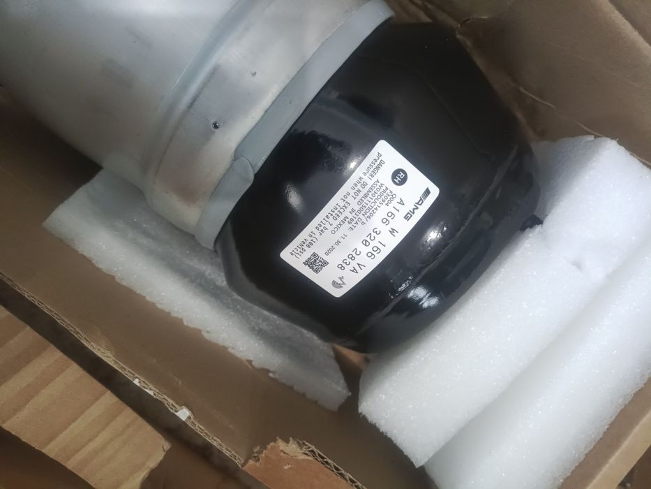 Стойка стойки Мерседес GL X166 ML W166 AMG