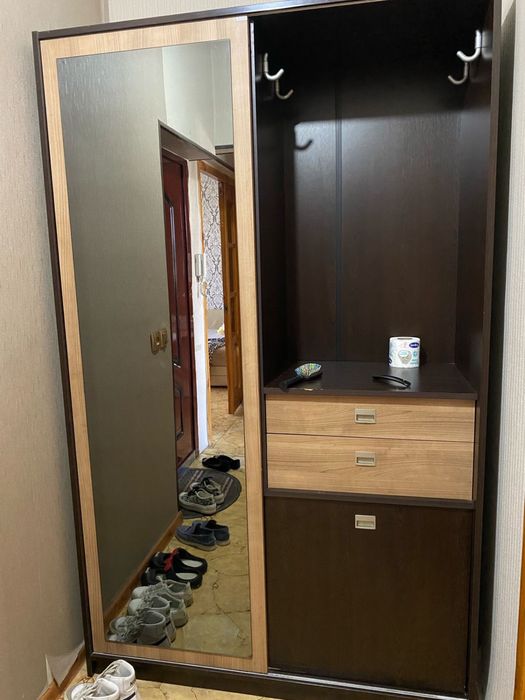 Срочно продается шкаф в прихожку!