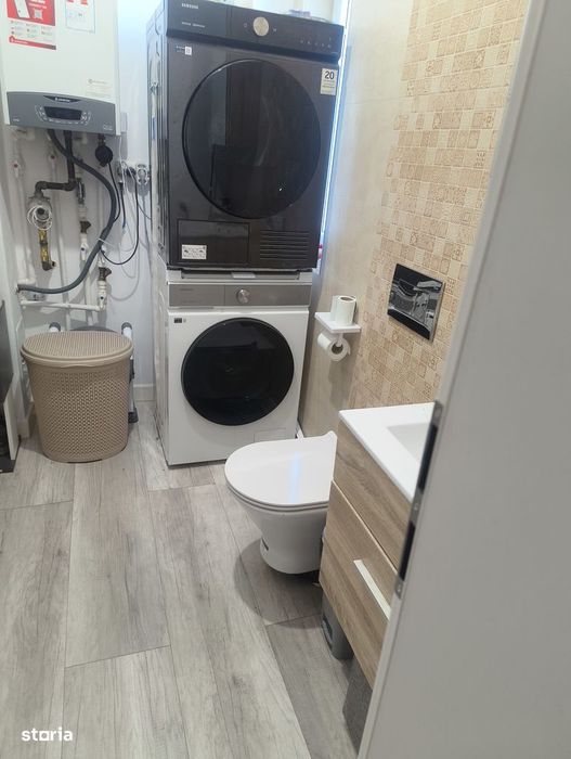 Vând casa tip duplex p+1E