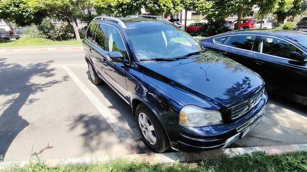 Vand Volvo XC90, 2013, 2.4 TDI, 7 locuri- starea tehnica excelentă.