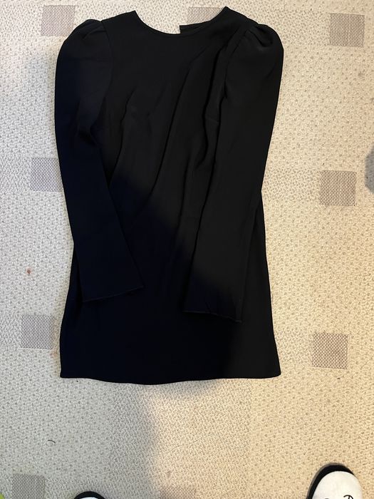 Черна рокля с гол гръб MANGO