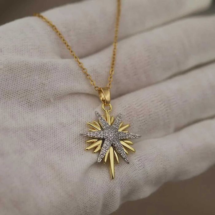 Елегантен комплект от обеци и колие със звезди