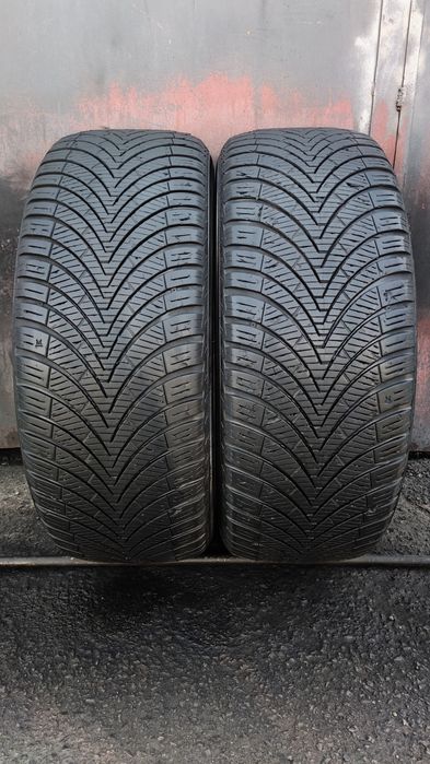2бр. всесезонни гуми гуми 235/55/17 Kumho Solus 4 Season
dot22