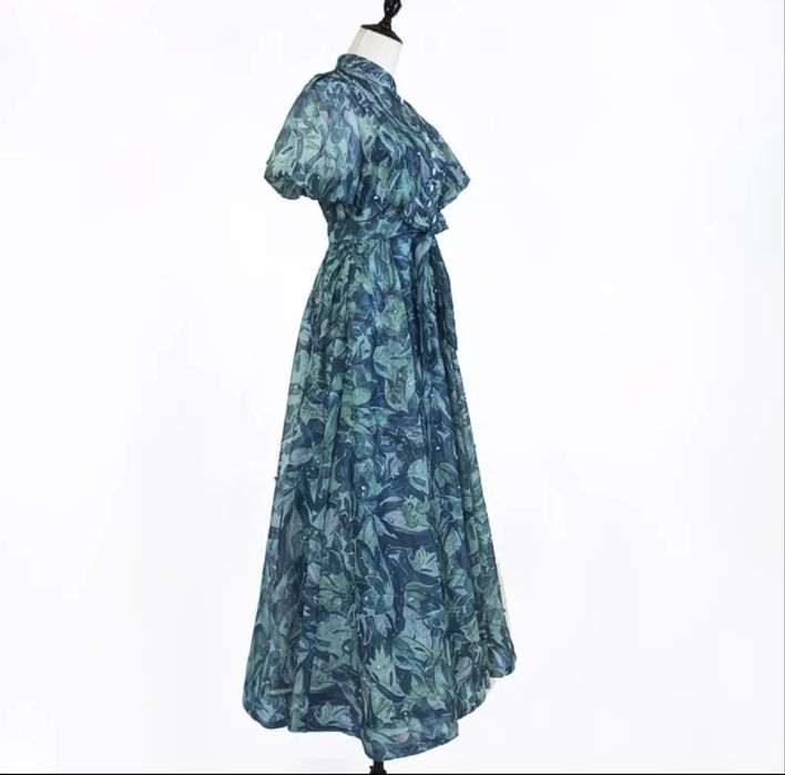 Вечернее женское платье