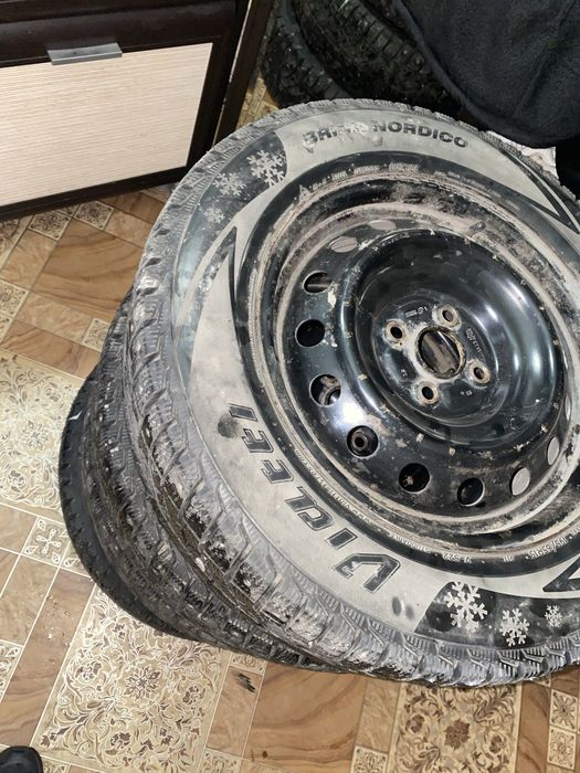 Зимняя резина+диски(шипы r15)
