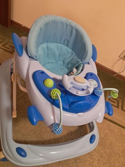 Ходунок, толокар продам.